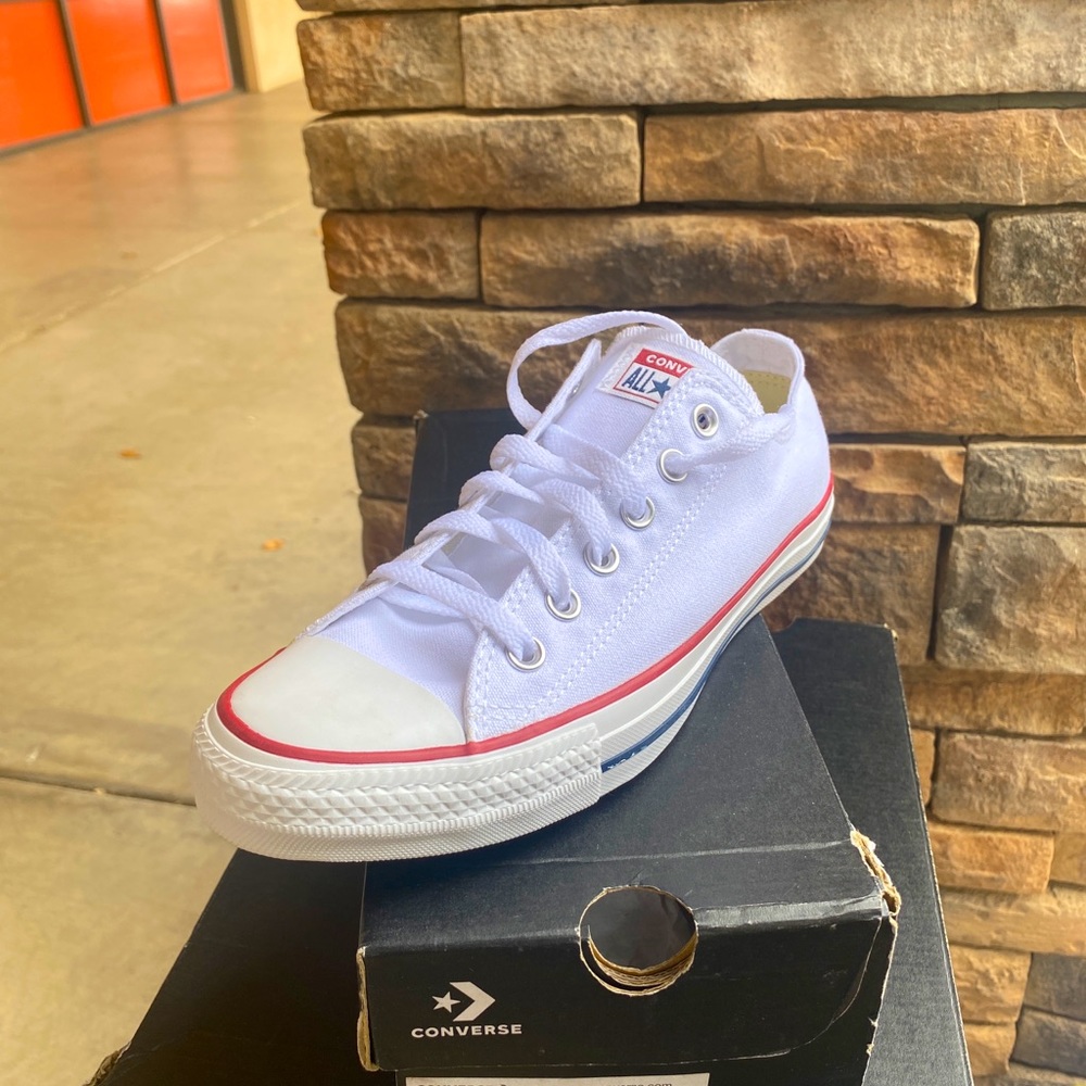 Converse All Star Optical white, Mens size 7 or Woman’s size 9